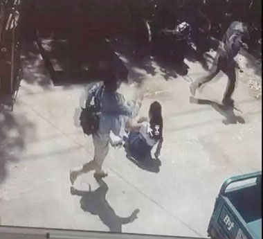 俠女一聲吼，歹徒被嚇走——濟南龍奧餐廳員工安翠霞見義勇為事跡紀實