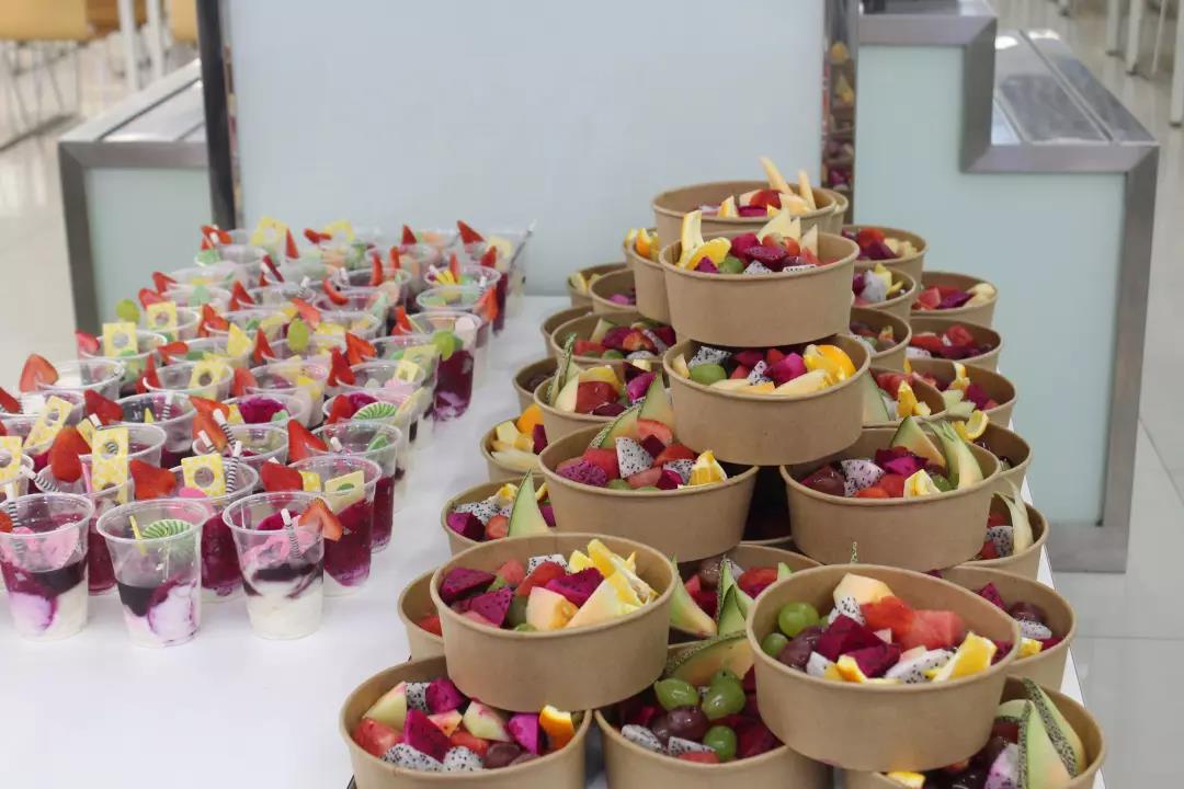 美味的水果蔬菜沙拉 美味的水果蔬菜沙拉