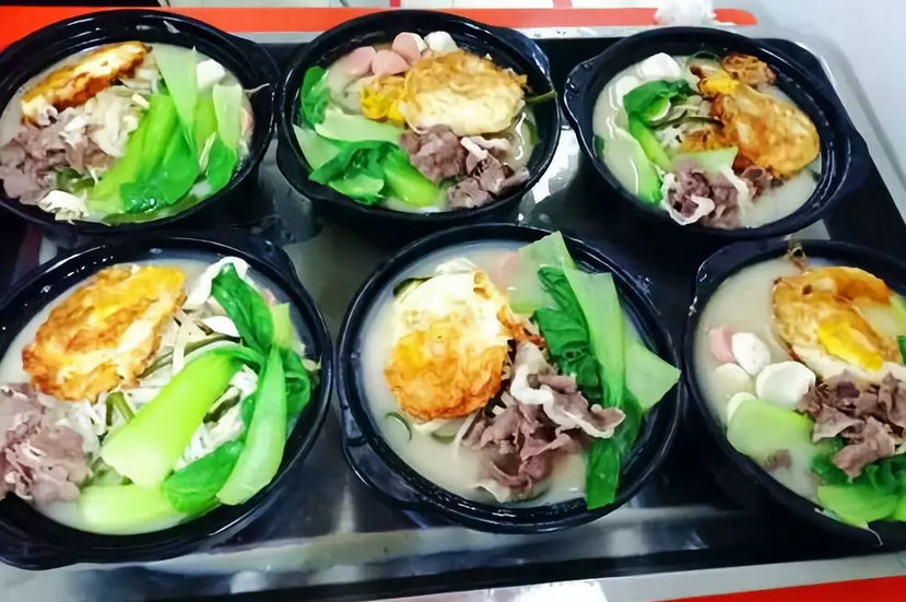 云南過(guò)橋米線